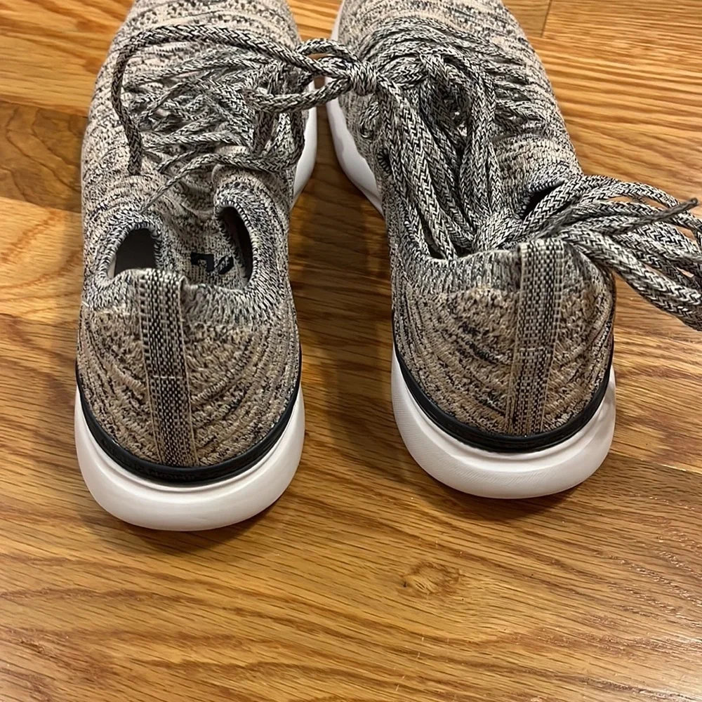 NEW APL TechLoom Wave Sneakers Size 8